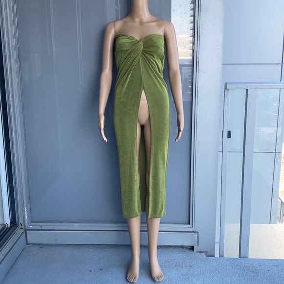 Timeless Elegance Meets Beachside Bliss: Vintage Green Tube Dress/Beach Cover-Up - Picture 5 of 6